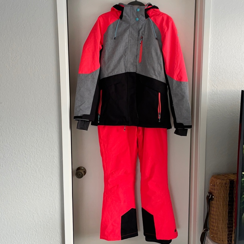 Killtec snow Jackat and Bib pant. Color: neon red/orange